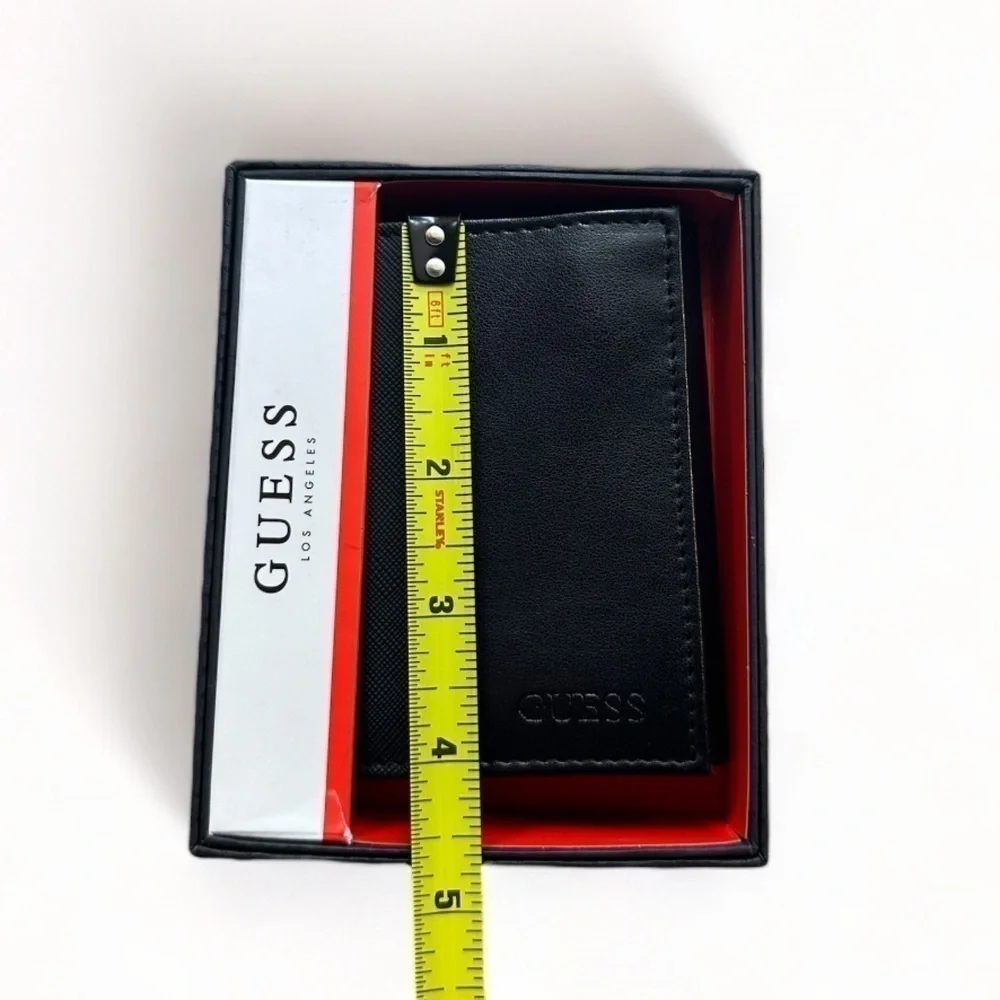 NWT Guess Mens Trifold Leather Wallet / Clear ID Slot, 7 card slot, cash pocket